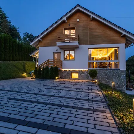 Holiday home Jaworowa Hill - Luksusowy Dom - Sauna Oraz Jacuzzi Brenna